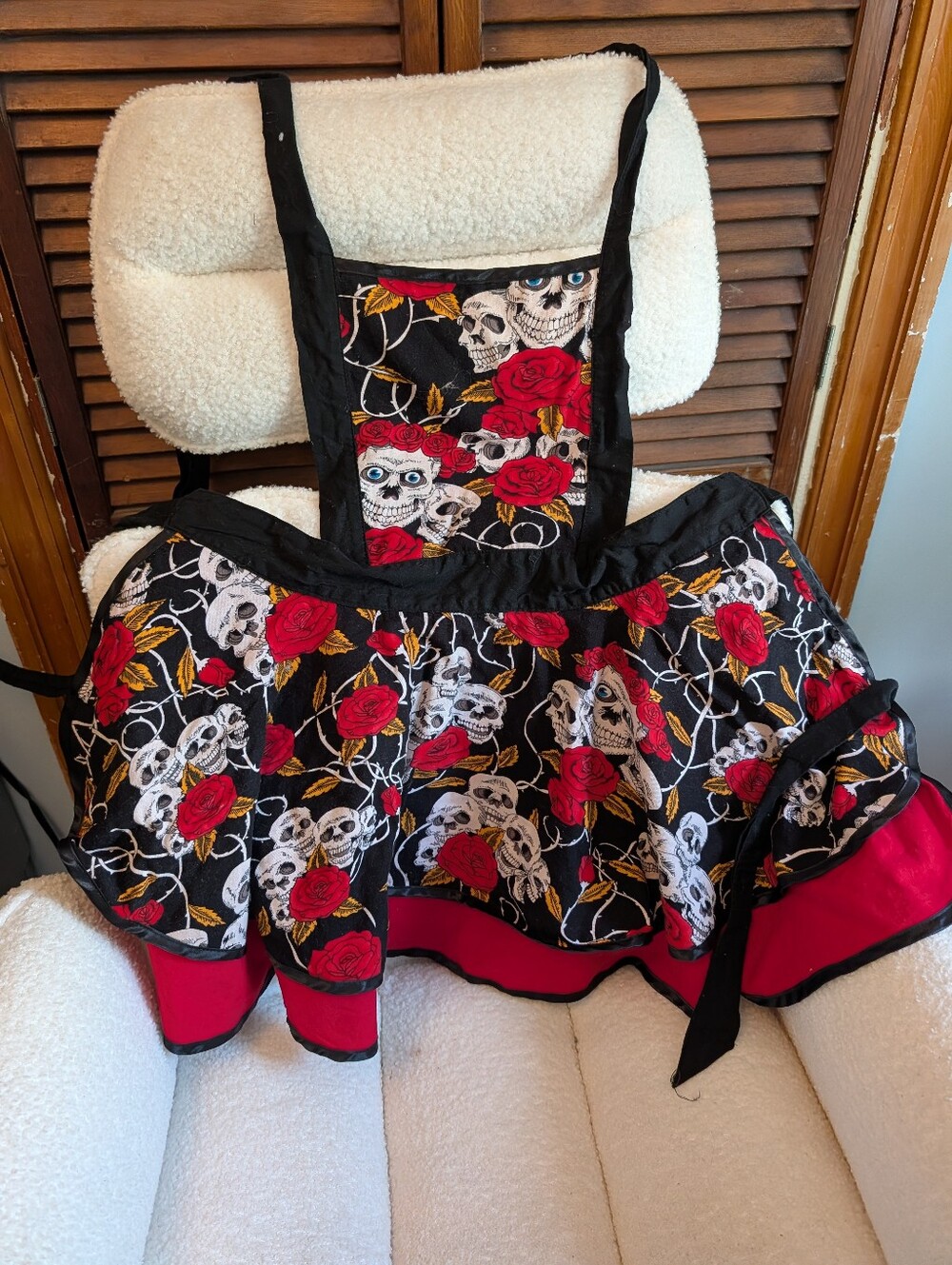 Kitchen Apron Skulls and Flowers